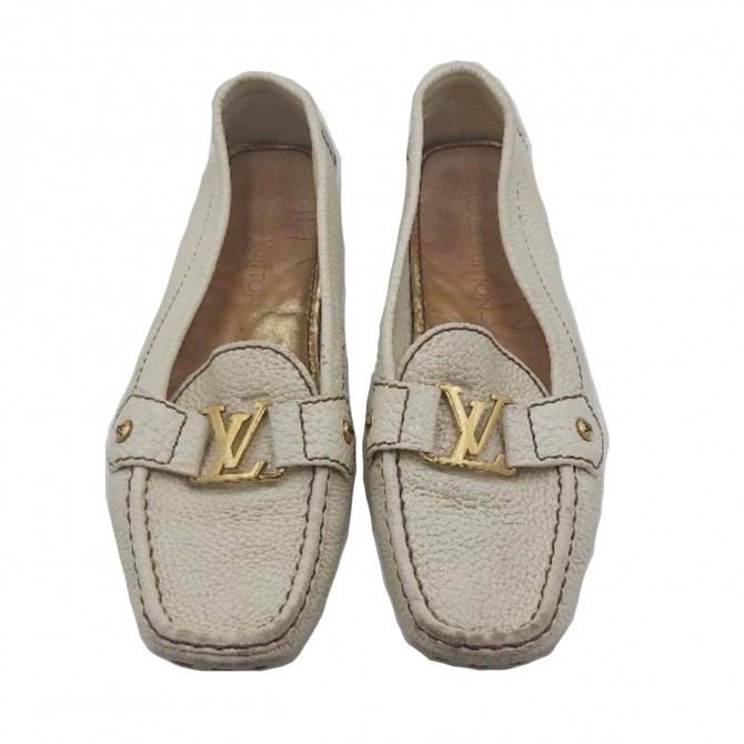Louis Vuitton off white grained leather loafers size 38 