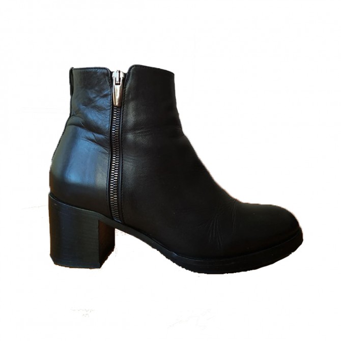  pallenere B2361 black leather heeled ankle boots by studio petridis size IT37
