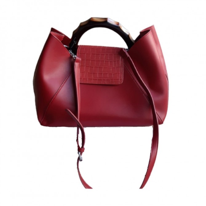 Burgundy leather bag with wooden handle