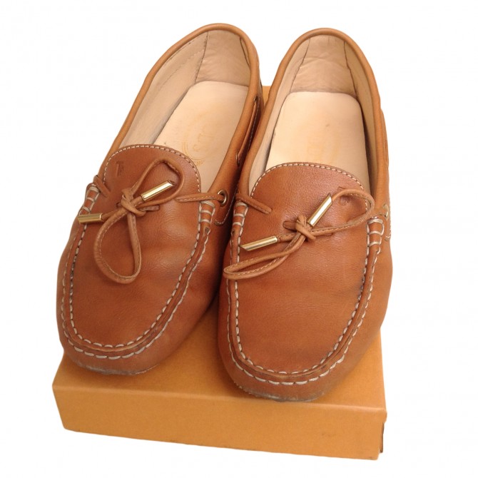 TOD'S camel leather driving shoes