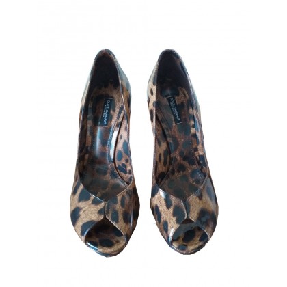 Dolce Gabbana leopard print patent leather heels 