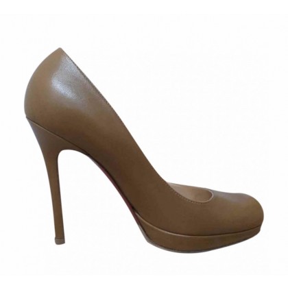 Christian Louboutin beige patent leather heels size 38,5