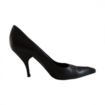 Prada black Grained leather Pumps 