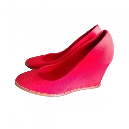 CHANEL hot pink cloth heels size 38