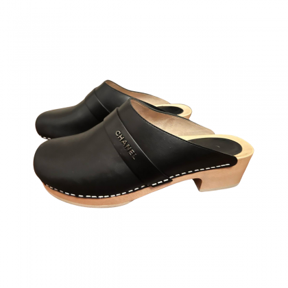 CHANEL black leather clogs size 40.5