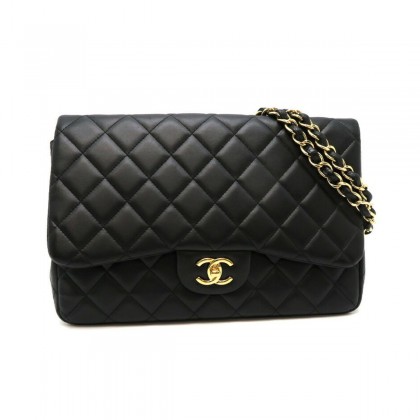 Chanel Maxi Flap Bag in black Lambskin Leather