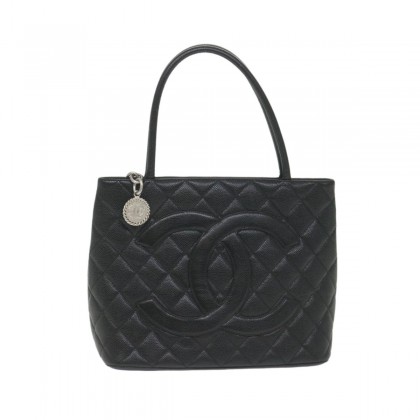 Chanel Shopping Medaillon handbag in caviar leather