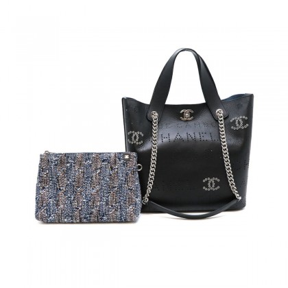 CHANEL leather tote bag with matching pouch 