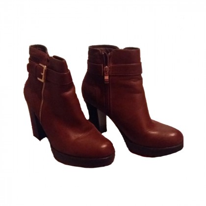BROWN ANKLE BOOTS BRAND NEW SIZE IT38