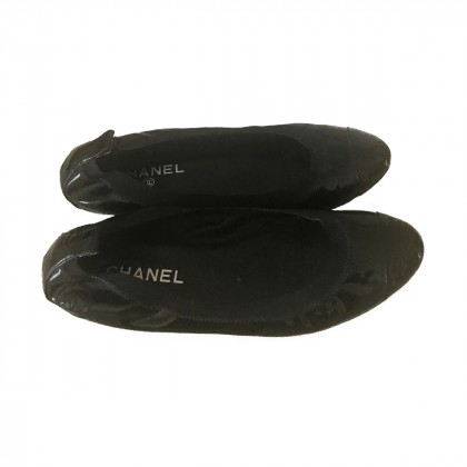 CHANEL patent leather ballet flats