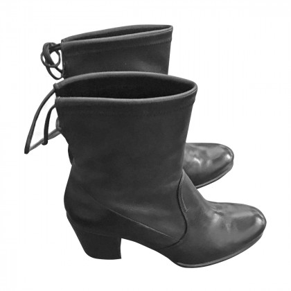 STUART WEISMAN BLACK BOOTS