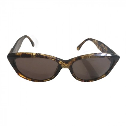 VALENTINO sunglasses in tartaruga cat eye model
