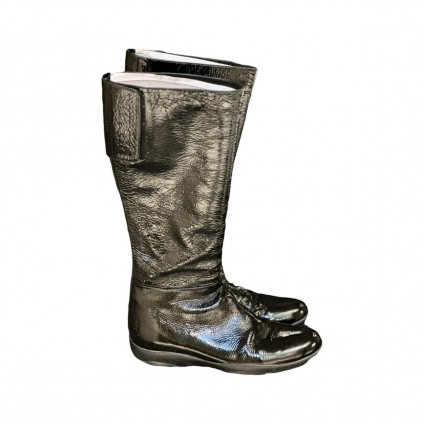 Prada black leather flat boots size 36.5