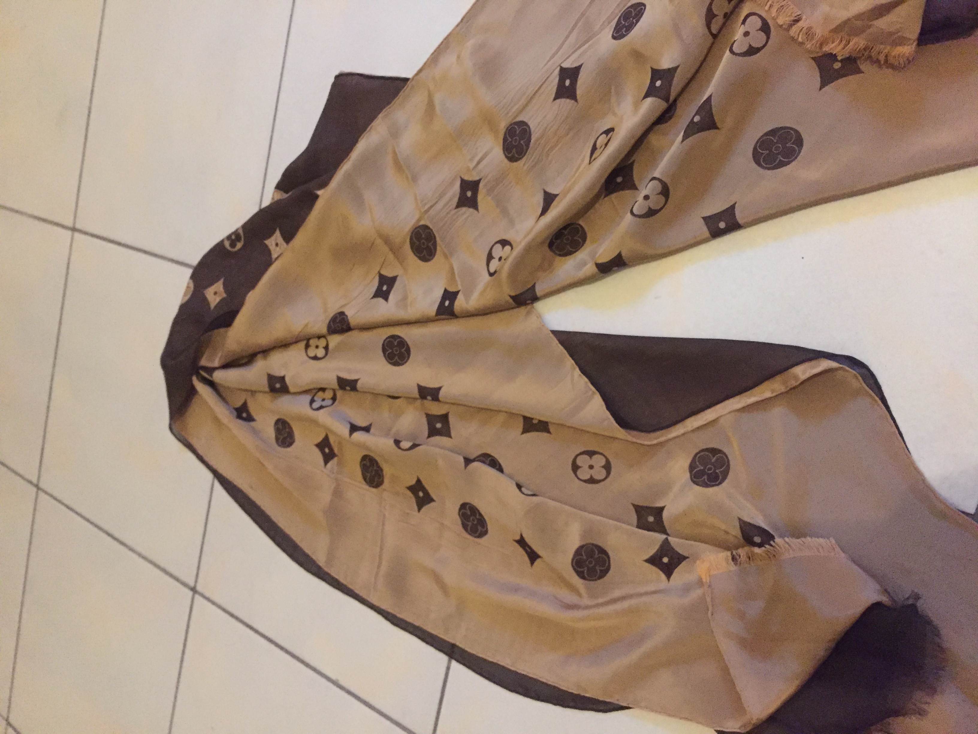 LOUIS VUITTON Scarves T. silk Brown ref.859675 - Joli Closet