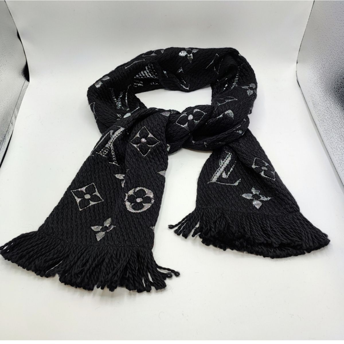 Logomania wool scarf Louis Vuitton Black in Wool - 33394724